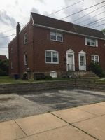 Pre-foreclosure in  E AVON RD Brookhaven, PA 19015