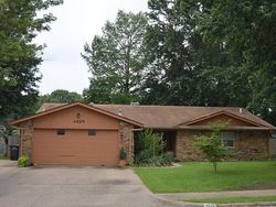 Pre-foreclosure in  MELODY LN Bartlesville, OK 74006