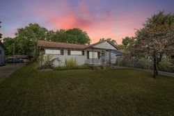 Pre-foreclosure in  WOODLAND AVE Columbus, OH 43211