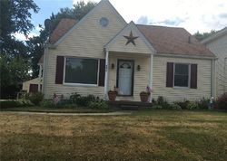 Pre-foreclosure in  RIPLEY AVE Akron, OH 44312