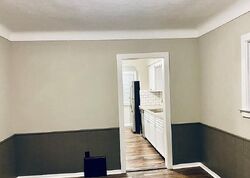 Pre-foreclosure in  GLENCOVE DR Toledo, OH 43609