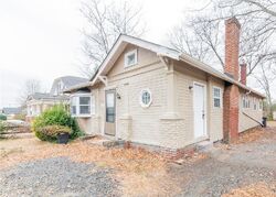 Pre-foreclosure in  HOLTON AVE Charlotte, NC 28208