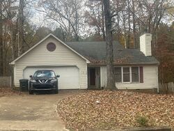 Pre-foreclosure in  GLENROSE DR Durham, NC 27703
