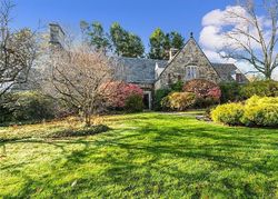 Pre-foreclosure in  LOCKWOOD RD Scarsdale, NY 10583