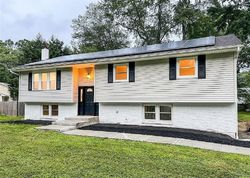 Pre-foreclosure in  QUARRY DR Wappingers Falls, NY 12590