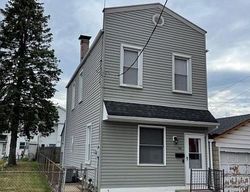 Pre-foreclosure in  CEDAR ALY Phillipsburg, NJ 08865