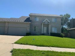 Pre-foreclosure in  WINDSOR DR Omaha, NE 68154