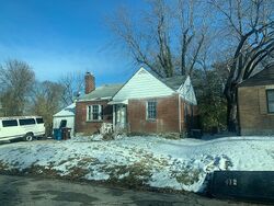 Pre-foreclosure in  HENQUIN DR Saint Louis, MO 63135