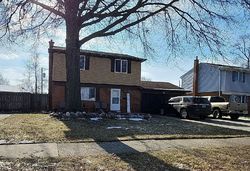 Pre-foreclosure in  NEW BRADFORD BLVD Sterling Heights, MI 48312