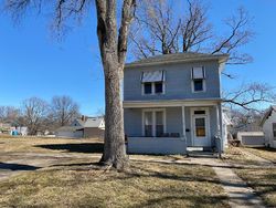 Pre-foreclosure in  S 6TH ST Burlington, IA 52601