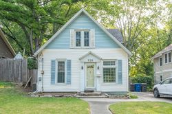 Pre-foreclosure in  40TH ST Des Moines, IA 50312