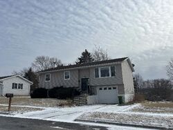  9th Ave Nw, Waverly IA