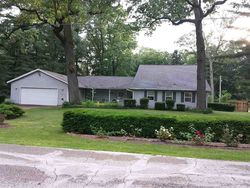 Pre-foreclosure in  OAK LN Goshen, IN 46528