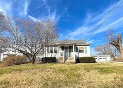 Pre-foreclosure in  FULLERTON AVE Alton, IL 62002