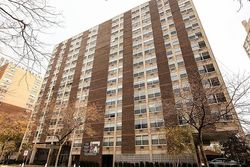 Pre-foreclosure in  N SHERIDAN RD  Chicago, IL 60657