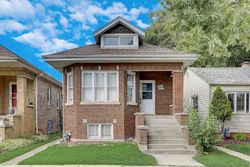 Pre-foreclosure in  S SACRAMENTO AVE Evergreen Park, IL 60805