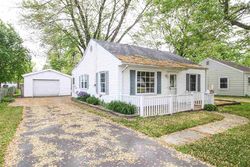 Pre-foreclosure in  PULASKI ST Lincoln, IL 62656