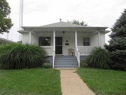 Pre-foreclosure in  N MCLEAN ST Lincoln, IL 62656