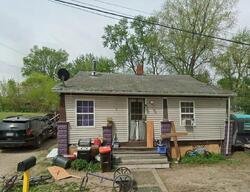Pre-foreclosure in  GAVIN ST Lincoln, IL 62656