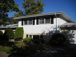 Pre-foreclosure in  ELLIS AVE South Holland, IL 60473