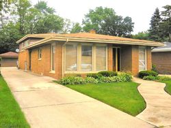 Pre-foreclosure in  E 144TH CT Harvey, IL 60426