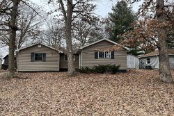 Pre-foreclosure in  BESSLER LAKE DR Groveland, IL 61535
