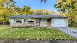 Pre-foreclosure in  ALLEN LN University Park, IL 60484