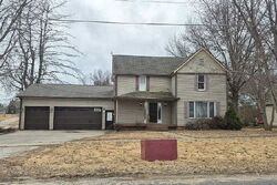 Pre-foreclosure in  W EDGINGTON ST Reynolds, IL 61279