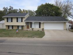 Pre-foreclosure in  W 10TH ST Rock Falls, IL 61071