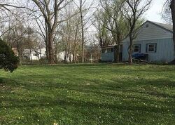 Pre-foreclosure in  BELMONT RD Richton Park, IL 60471