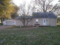 Pre-foreclosure in  DAVIS STREET FERRY RD East Carondelet, IL 62240