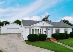 Pre-foreclosure in  OAK DR Smyrna, DE 19977