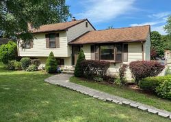 Pre-foreclosure in  ANNS FARM RD Hamden, CT 06518