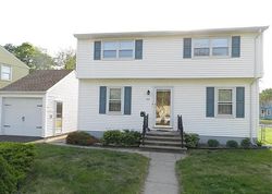 Pre-foreclosure in  MILLBROOK DR East Hartford, CT 06118