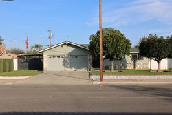 Pre-foreclosure in  FIG AVE Parlier, CA 93648