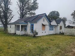 Pre-foreclosure in  E INDUSTRIAL DR Blytheville, AR 72315