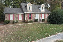 Pre-foreclosure in  WINEWOOD RD Birmingham, AL 35215