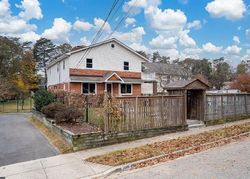 Pre-foreclosure in  HUNTER RD Pasadena, MD 21122