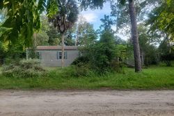 Pre-foreclosure in  NE 50TH PL Williston, FL 32696