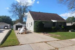 Pre-foreclosure in  S WALDEN AVE Appleton, WI 54915