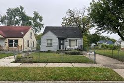 Pre-foreclosure in  ARCHDALE ST Detroit, MI 48235