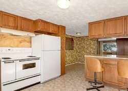 Pre-foreclosure in  LAURA ST Aberdeen, WA 98520