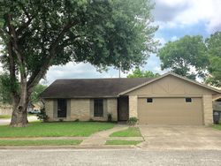 Pre-foreclosure in  KENSINGTON DR Victoria, TX 77901