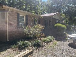 Pre-foreclosure in  OAKWOOD CIR Dickson, TN 37055