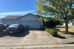 Pre-foreclosure in  EDGEMONT ST SE Albany, OR 97322