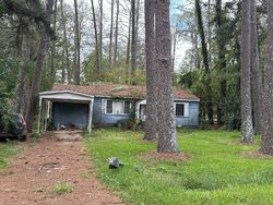 Pre-foreclosure in  LEA CIR Jackson, MS 39204