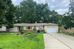 Pre-foreclosure in  4TH ST SW Austin, MN 55912