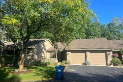 Pre-foreclosure in  SUNCREST DR NE Grand Rapids, MI 49525