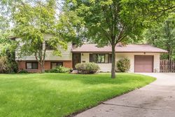 Pre-foreclosure in  HOLMES PL Dekalb, IL 60115