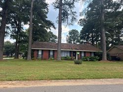 Pre-foreclosure in  PEACH DR Shreveport, LA 71106